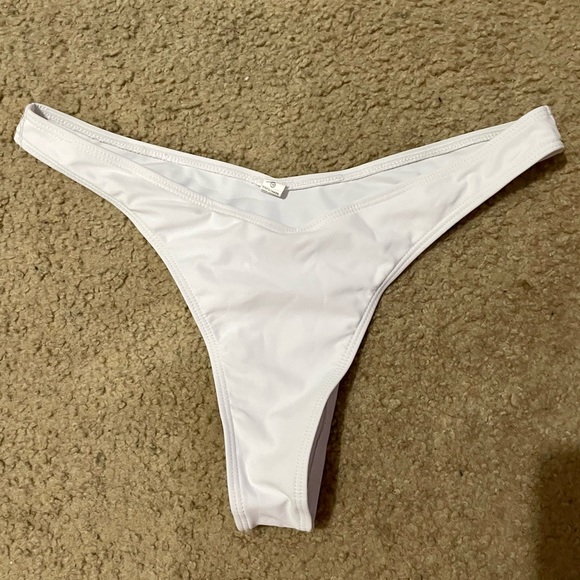 White underwire high cut bikini size large - Picture 5 of 6